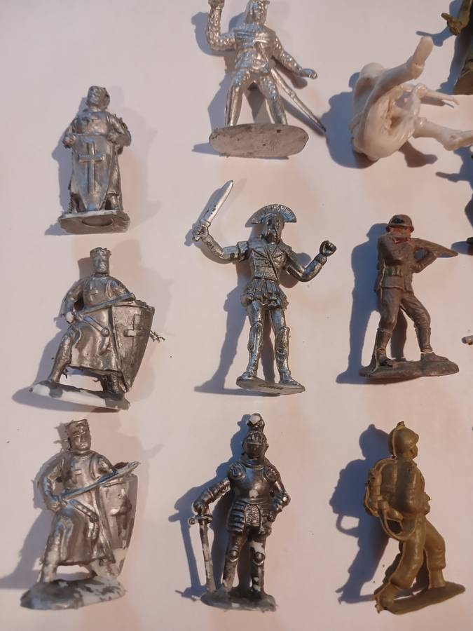 Miniature Military Figurines, Various x 23