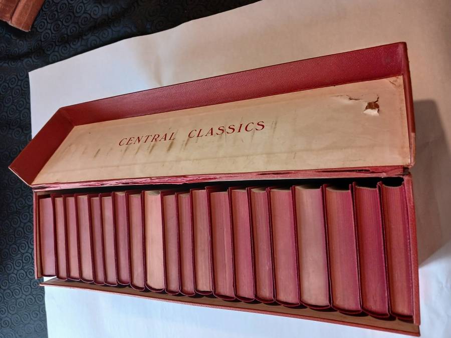 Original Vintage Boxed Set of Twenty Classic Novels, Central Classics
