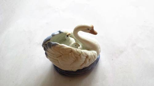 Heritage Porcelain - Swan Song