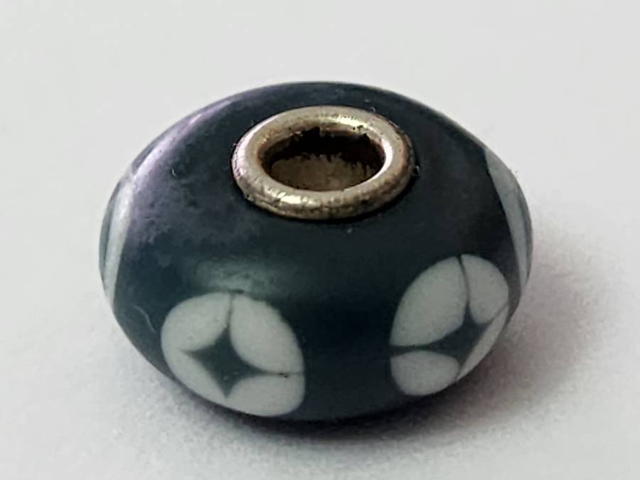 Kimono Mon Trollbead - RETIRED BEAD
