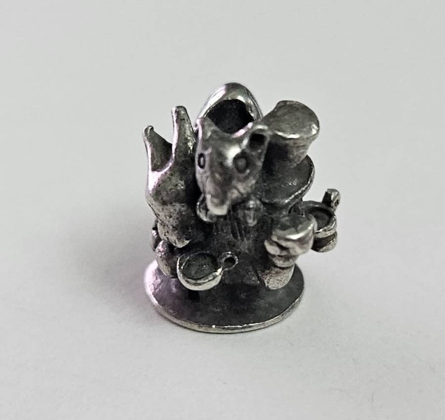 ENGLISH TEA PARTY MAD HATTER TROLLBEAD - UNITED KINGDOM WORLD BEAD - RETIRED