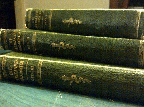 *1957 Die Afrikaanse Huisdokter* volledige stel van drie!!!