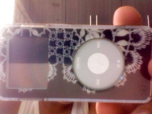apple ipod!!! with black and silver light up cover.....
