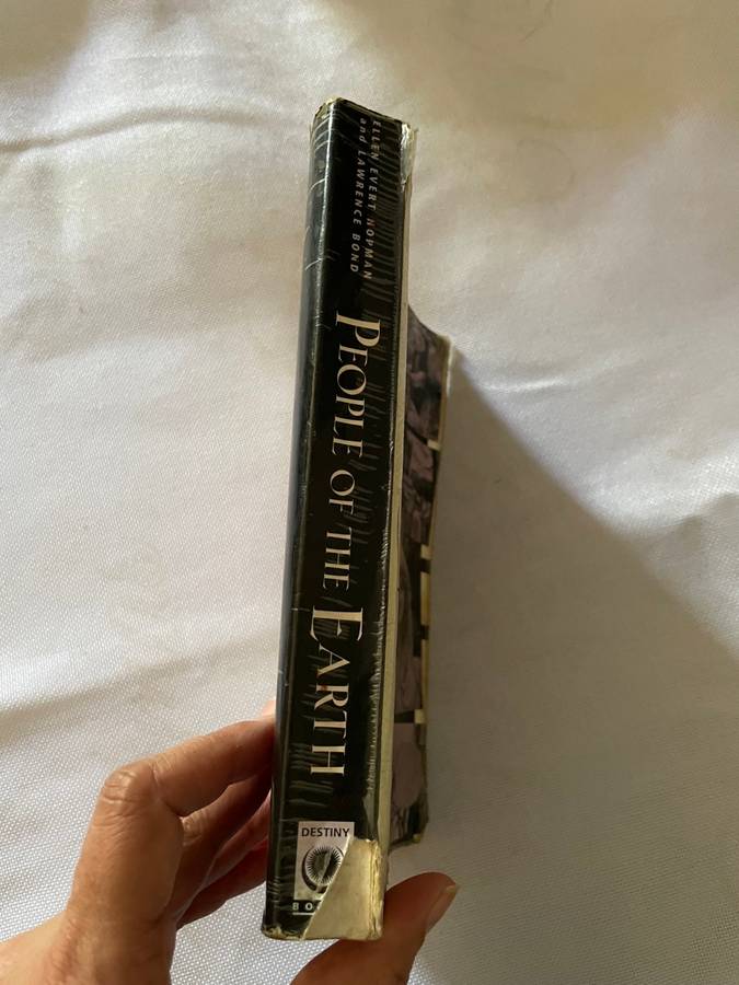 People of the Earth - Ellen Evert Hopman & Lawrence Bond
