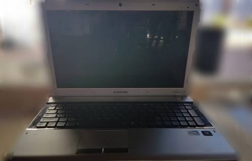 Samsung RV511