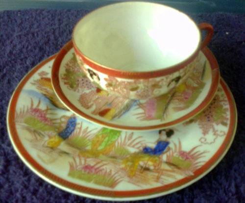 VINTAGE JAPANESE GEISHA GIRL TRIO with  Lithophane Cup
