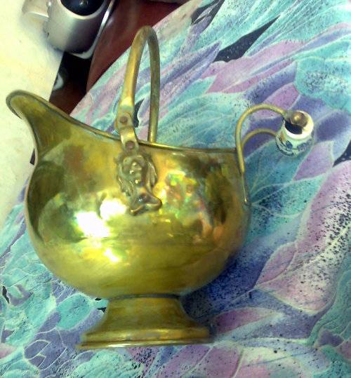 SMALLISH DUTCH COAL SCUTTLE THINGY - Great for flowers