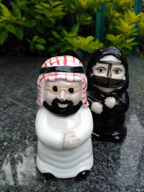 ARAB AND WIFE SALT AND PEPPER POTS
