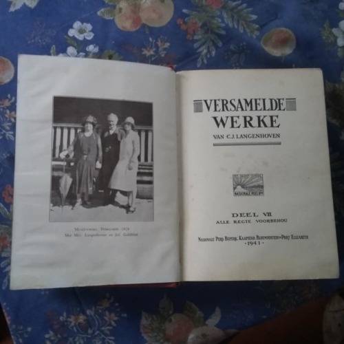 LANGENHOVEN, C.J. - Versamelde Werke : Slegs deel VII (7) van 'n ou rooi onvolledige stel