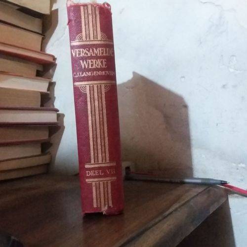 LANGENHOVEN, C.J. - Versamelde Werke : Slegs deel VII (7) van 'n ou rooi onvolledige stel