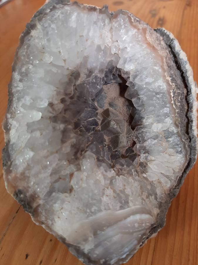 UNUSUAL QUARTZ GEODE WITH DOGTOOTH CRYSTALS