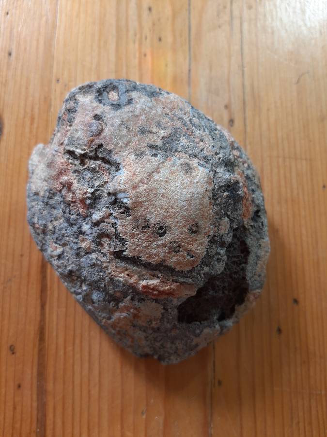 UNUSUAL QUARTZ GEODE WITH DOGTOOTH CRYSTALS
