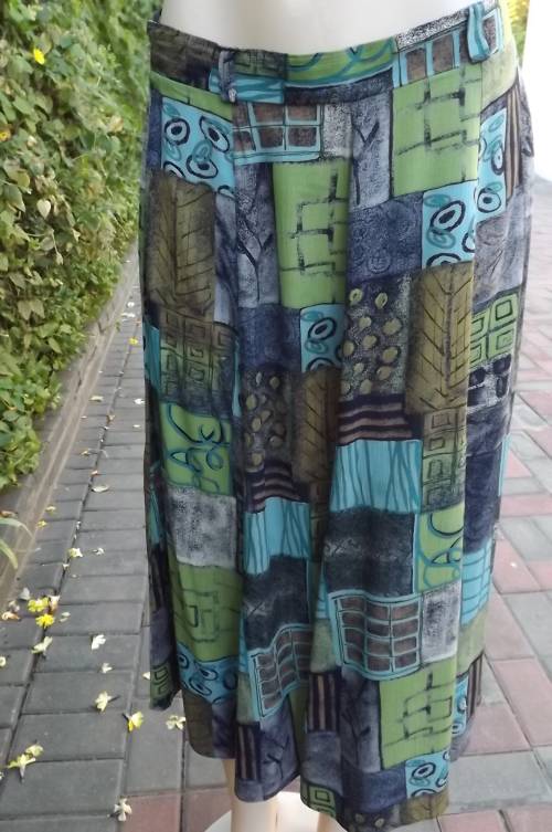 Easy to wear paneled A line skirt in blocked patterns size 38/14 by Woolworths