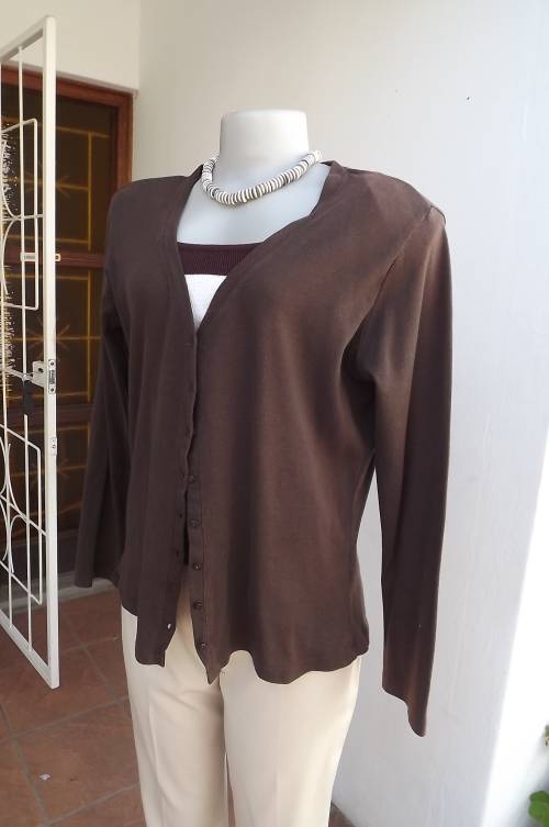 Chocolate brown 100% cotton cardigan made in India by Yessica.Size 38/14.Button down V front