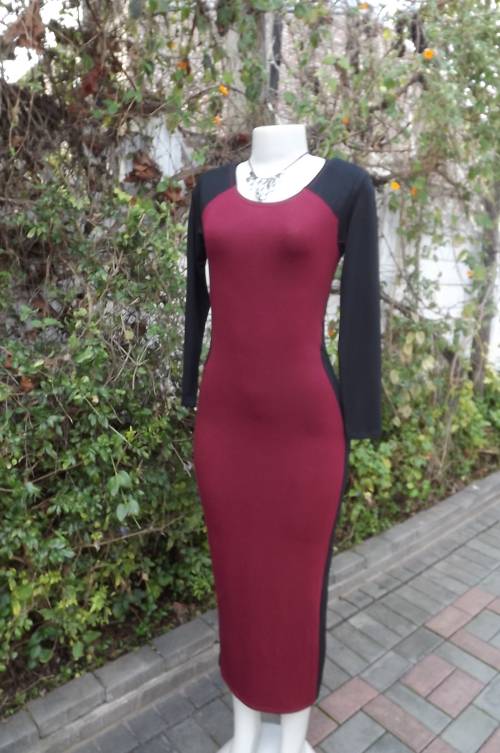 Sexy body hugging stretch cotton long dress size 32/8 by "Madeben".In maroon and black.New dress
