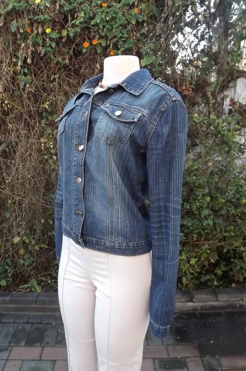 Short denim battle jacket size 34/10 By "IQ" smart casuals.Yoked front and back.Good condition