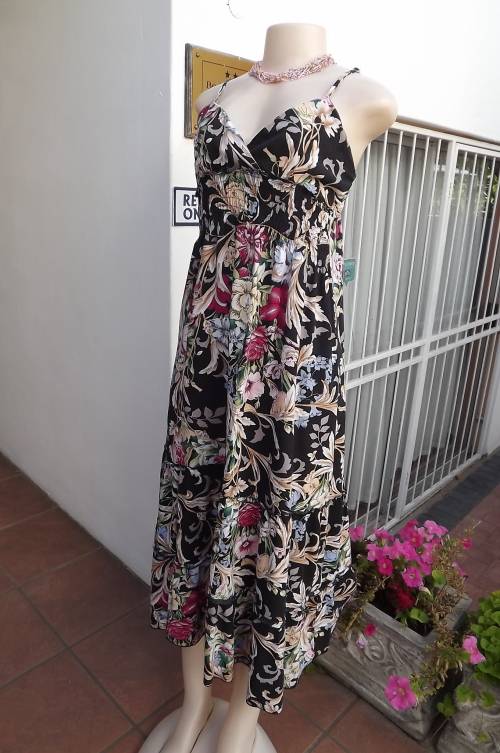 Maxi black floral strappy dress tiered skirt.Size 37/13 by MEILING FASHION.
