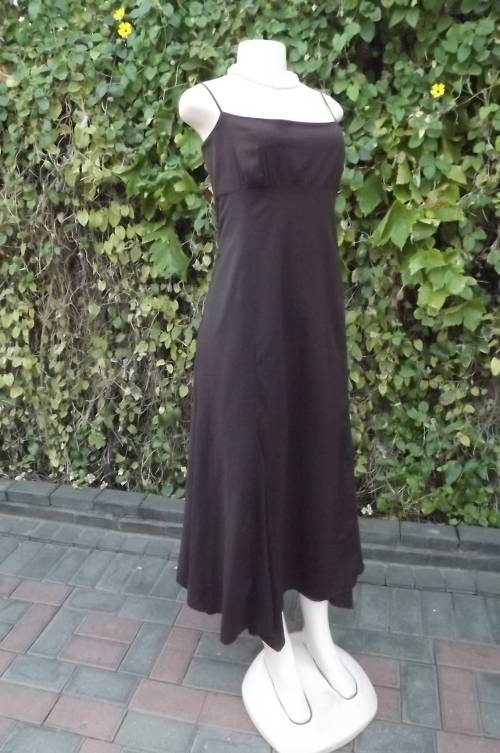 Beautiful choc brown dress in trapeze style with thin adjustable straps.By TRUWORTHS size 38/14