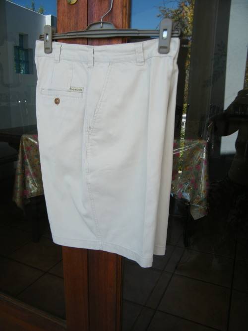 Men's beige shorts in pure cotton size 36 by WOOLWORTHS.As new