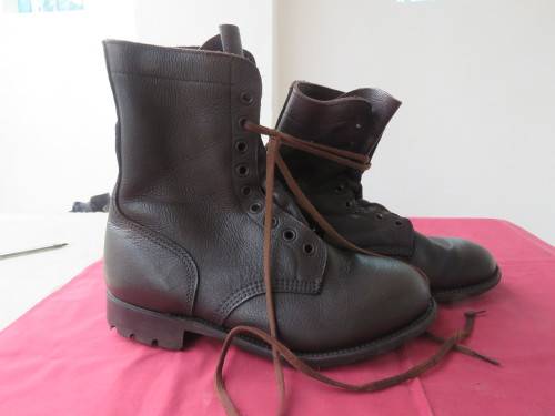 Pair of brown genuine leather SADF army boots issued 2010 in size 270 army size 9.As new.
