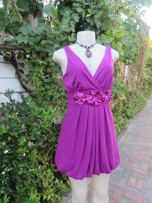 Ultra sexy purple club dress.Low cross over V neck front.Size 34/10  by `IDENTITY`.As new.