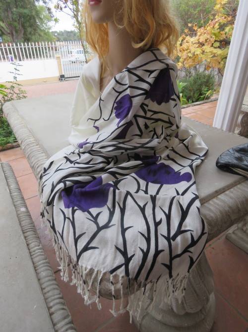 Fabulous soft cream 'PASHMINA' in 100% cashmere with purple flowers.New item.