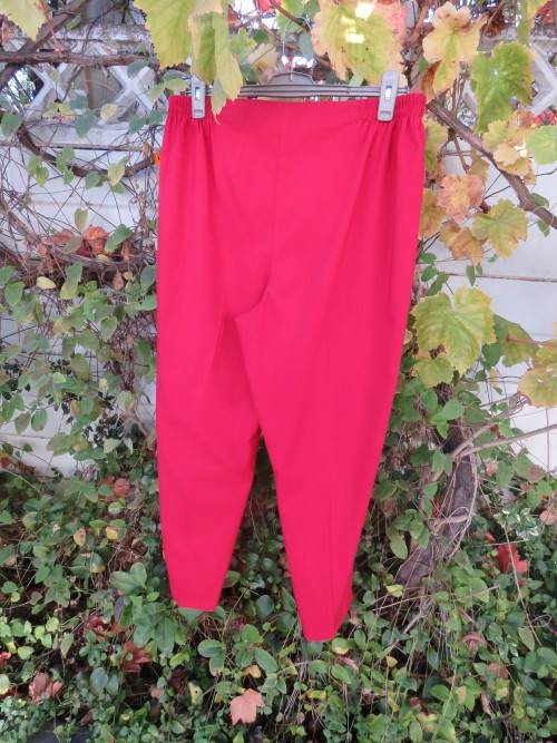 Dark red stretch polyester size 44/20 pants by 'ZETA TRUWORTHS'.Tapered legs.Good cond.