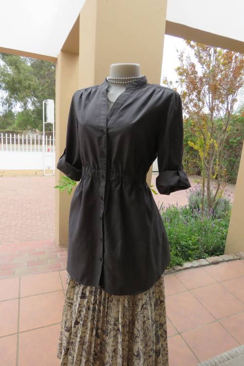 Cute long grey top by MILADY'S in size 36/12 with yoke and gathering.High banded collar.As new.