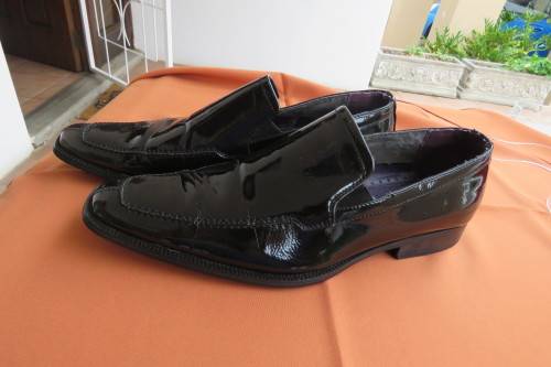 Black Men's pointed shoes in size 9 by 'Exact'. Used but in good condition.