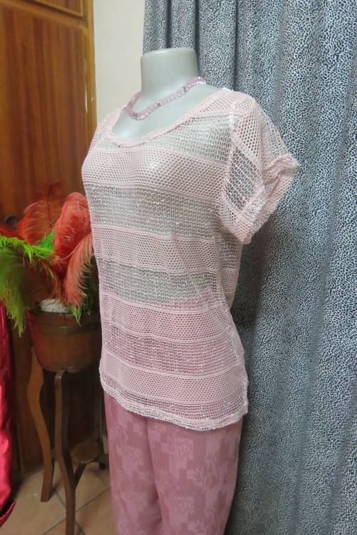 Cute dusty pink mesh type short sleeve top with horizontal lines. Round neckline. Size 36/12.
