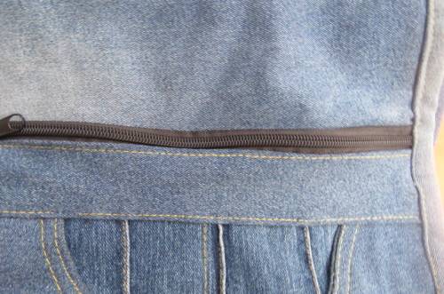Hand blue denim bag with 3 zipped up departments. Made from used jeans size 30x30 cm.