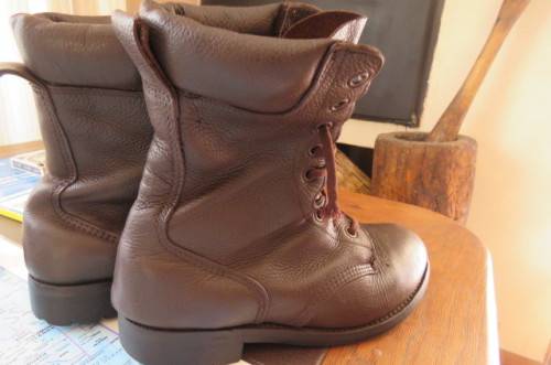 Pair genuine leather brown SADF boots by D.W.S. issued 2011. Size 7. Army size 255 M.