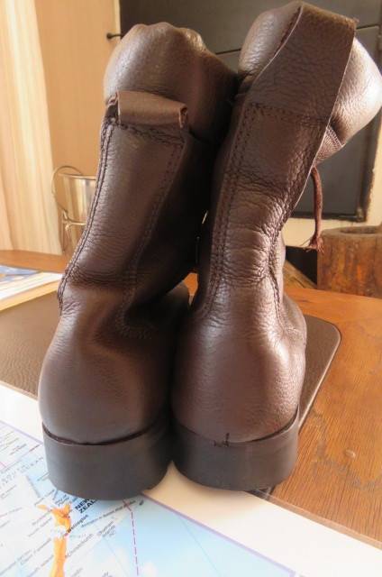 Pair genuine leather brown SADF boots by D.W.S. issued 2011. Size 7. Army size 255 M.