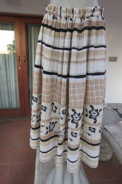 Permanent pleated beige, cream and black horizontal pattern striped skirt by 'Inca' size 50/26.