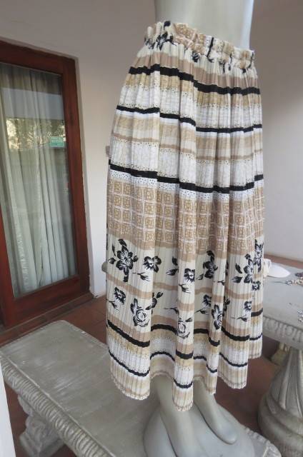 Permanent pleated beige, cream and black horizontal pattern striped skirt by 'Inca' size 50/26.