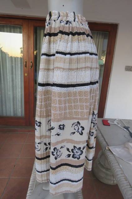 Permanent pleated beige, cream and black horizontal pattern striped skirt by 'Inca' size 50/26.