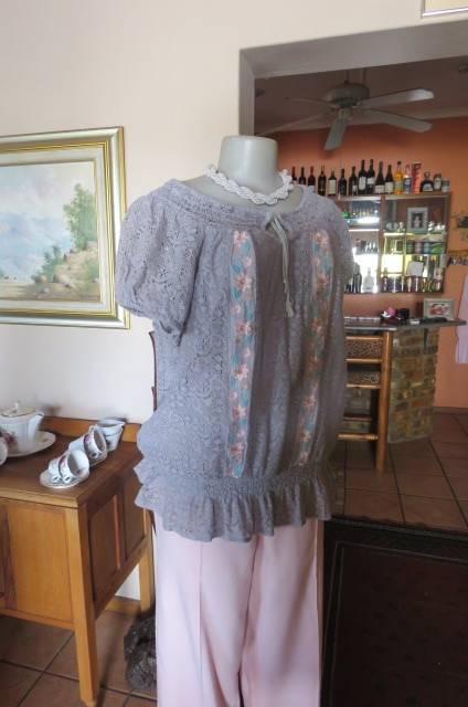 Must have for the summer silvergrey cotton/nylon blend lace top size 42/18 by 'Exact'.