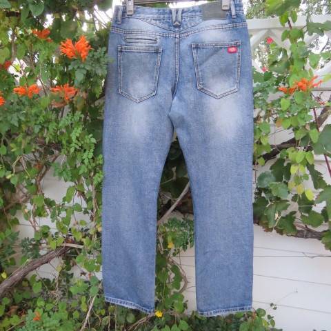 Men's durable blue denim jeans by 'Dickies' in size 34. In polycotton. Straight legs.