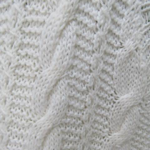Handy off white handknitted men's pullover in cable knit. Done in acrylic yarn. Size Medium