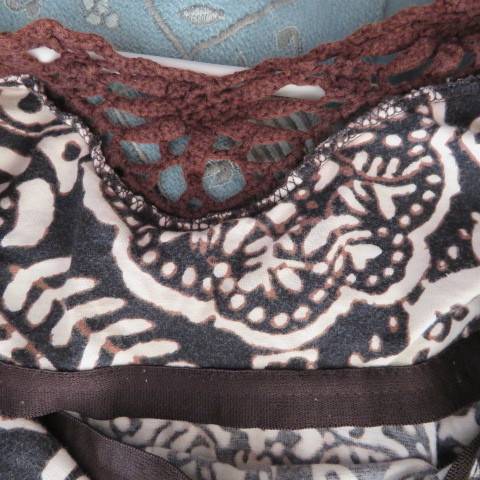 Sexy strappy top in brown and beige patterned stretch cotton fabric.Size 34/10 by INSYNC. Good cond.