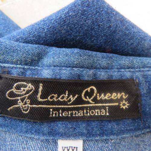 Sassy blue denim button down top with shirt collar and dainty white seam embroidery. Size 46 to 48