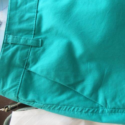 Atrractive seagreen dress style shorts. Size 38/14. By Image. In stretch cotton fabric. As new.