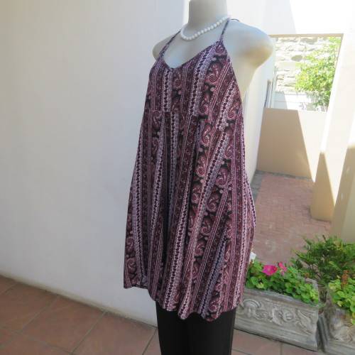 Expecting a summer baby? Cool maternity halter neck top. Elasticated back. Size 34-36. As new.
