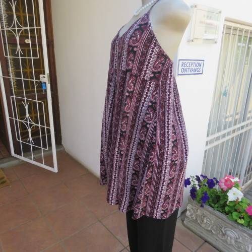 Expecting a summer baby? Cool maternity halter neck top. Elasticated back. Size 34-36. As new.