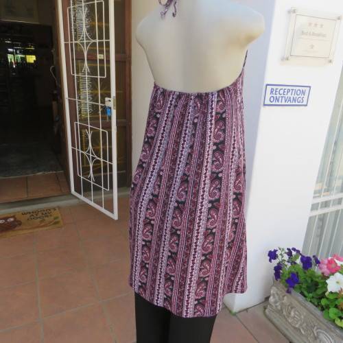 Expecting a summer baby? Cool maternity halter neck top. Elasticated back. Size 34-36. As new.