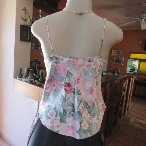 `Victoria Secret` satin night top in cami style. With adjustable straps. Size 30/6. New condiiton.