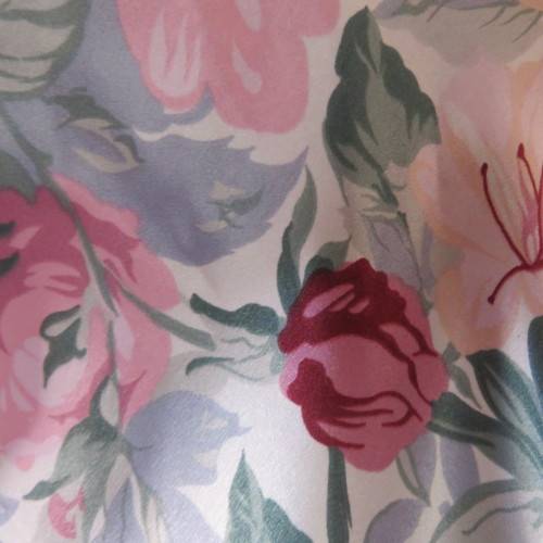 `Victoria Secret` satin night top in cami style. With adjustable straps. Size 30/6. New condiiton.