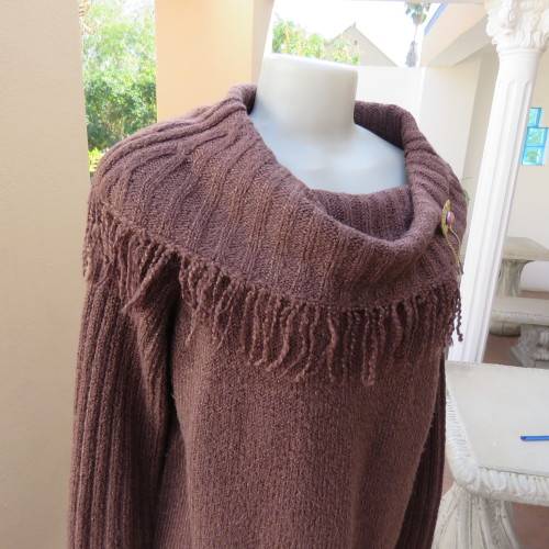 Fabulous acrylic doubleknit slip over cardigan in golden brown with some shine.Size 42/18. As new