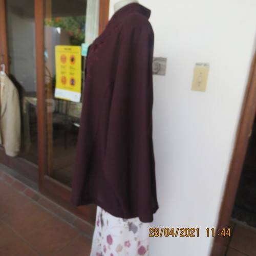 Stunning red wine colour long sleeve jacket with floral embroidery by QUIZ in size 48/24. As new