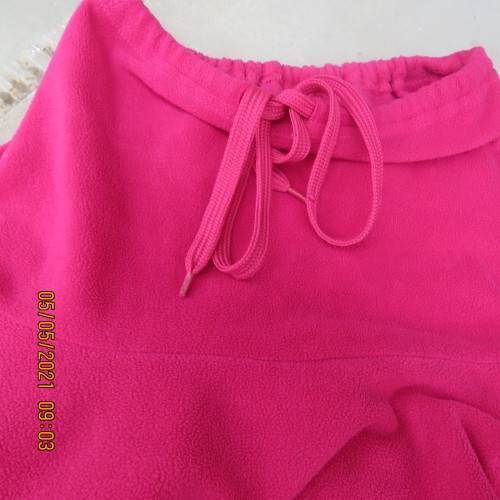 Warm magenta pink polyester fleeze long sleeve top. Pretty kangaroo pocket.Size 46/22.Unique collar